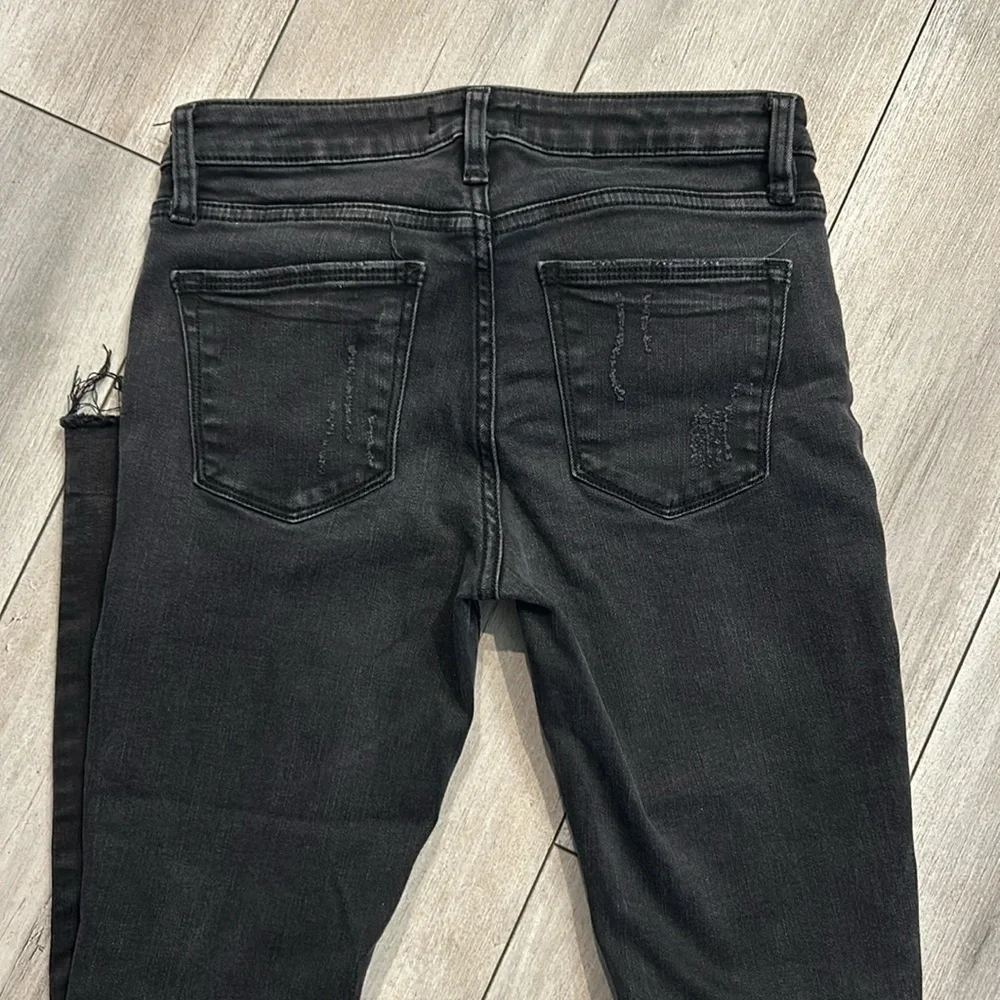 Silver Aiko Skinny jeans in black distressed size 26